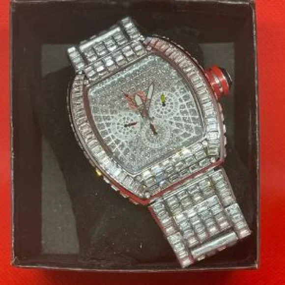 Watch Fully Iced-Out - Picture 6 of 7